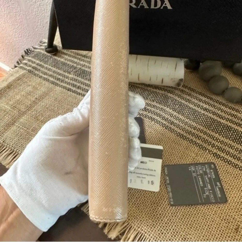 Authentic 💯 percent Prada Saffiano Fiocco Bow Leather Round zip Long wallet - Picture 7 of 13